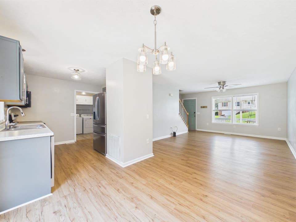 100 Cullen Court, photo 16 of 40