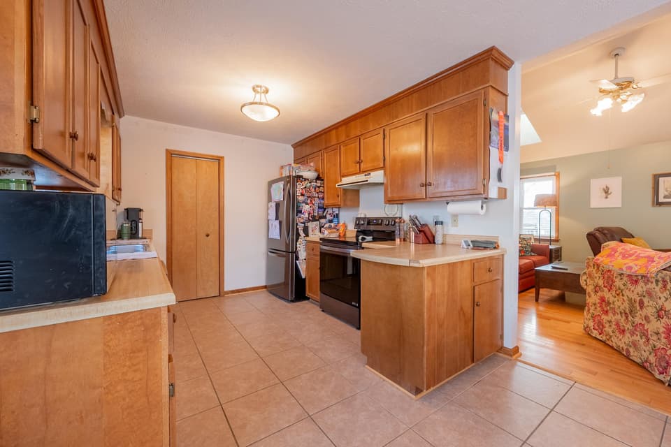 225 Pelham Lane, photo 18 of 40
