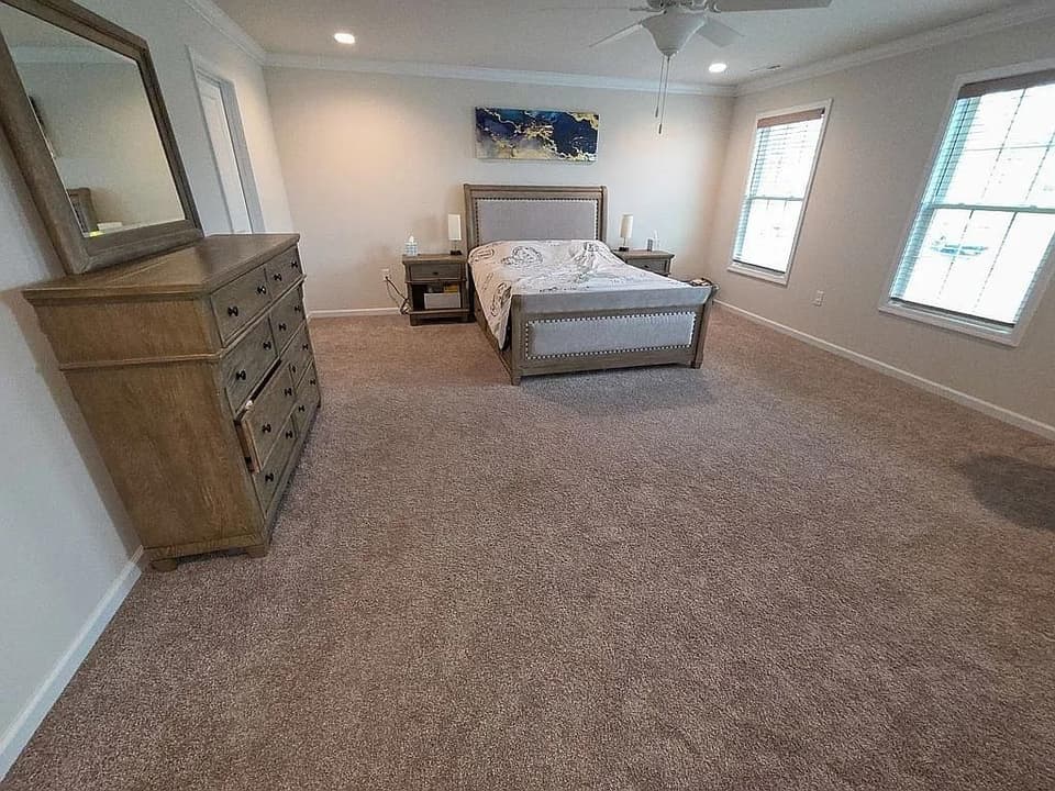920 Holland Loop NW, photo 15 of 19