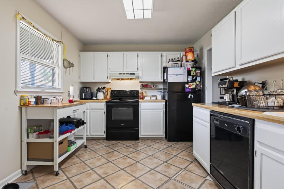 630 Cambria Street NW, photo 5 of 28