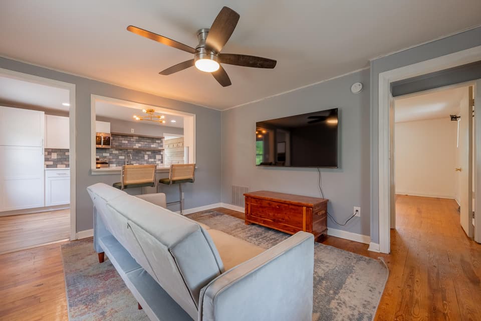 220 Clearview Drive, photo 17 of 34