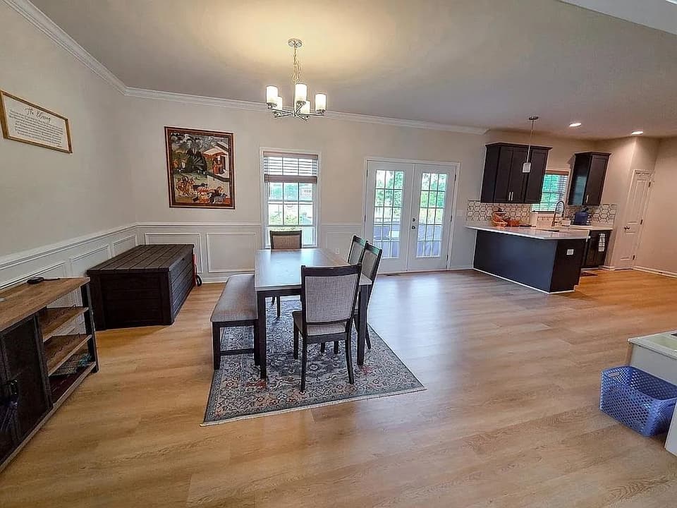 920 Holland Loop NW, photo 6 of 19