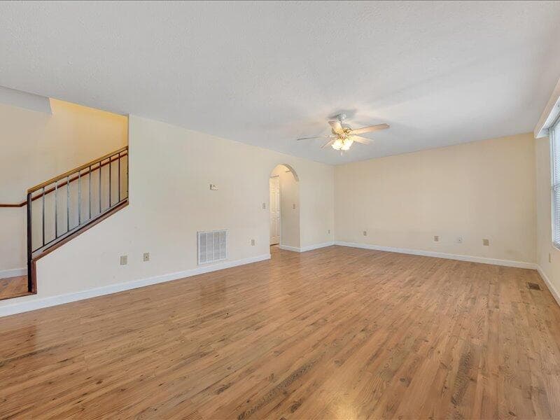 275 Depot St NE, photo 8 of 32