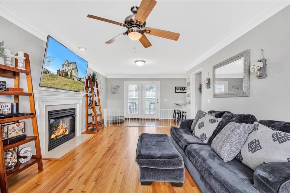 735 George Edward Via, photo 8 of 38