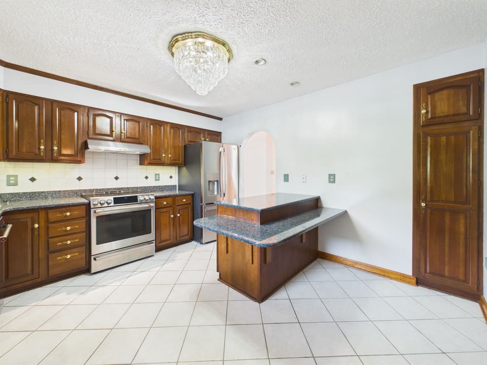 240 Walnut Drive, photo 16 of 40