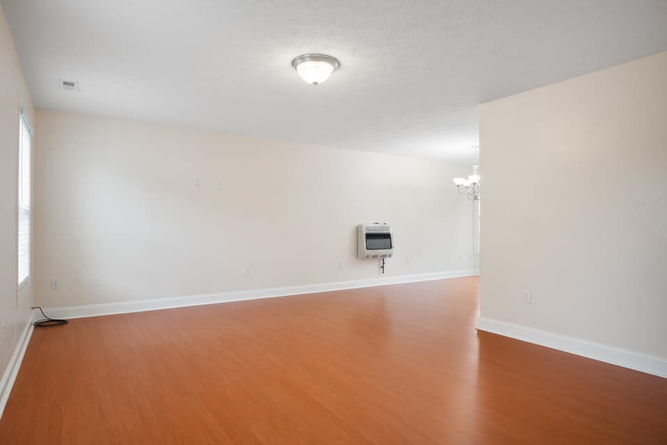 1555 Sherwood Drive, photo 13 of 40