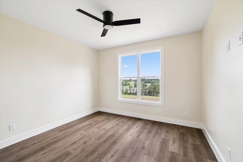4480 Fairview Drive, photo 33 of 36