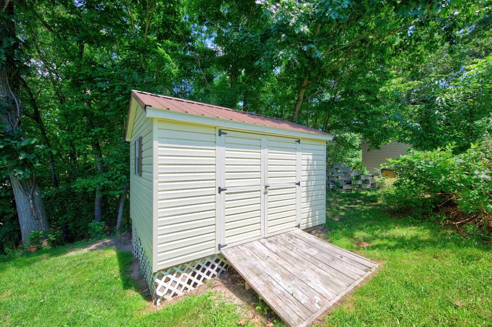 1548 Gallimore Street, photo 36 of 40