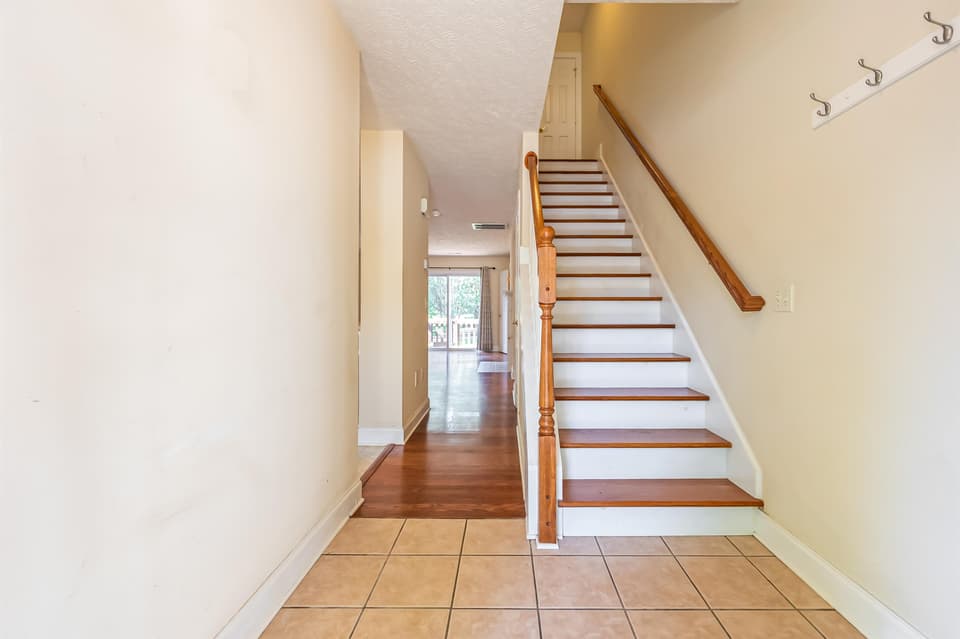 120 Blue Leaf Drive, photo 9 of 40