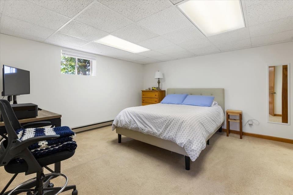180 Henley Drive, photo 37 of 40