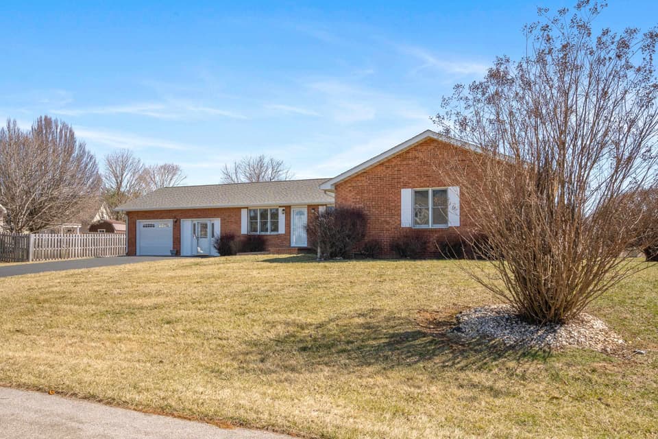 1165 Tranquility Viaduct, photo 3 of 40