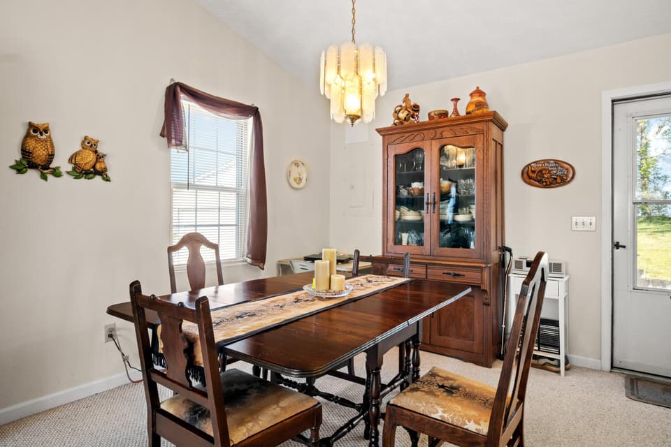 700 Warren Court, photo 11 of 40