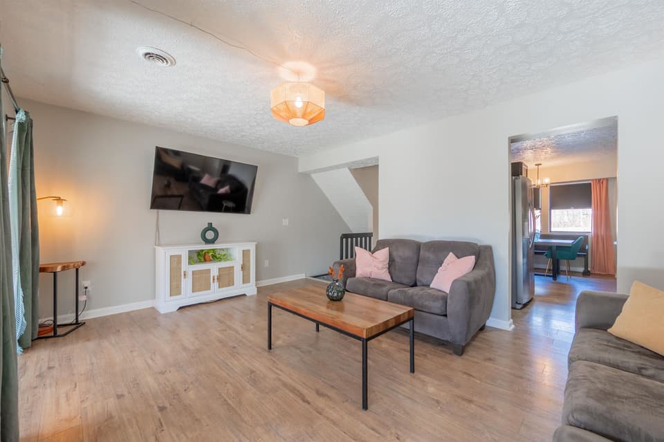 2665 Glade Drive SE, photo 5 of 40