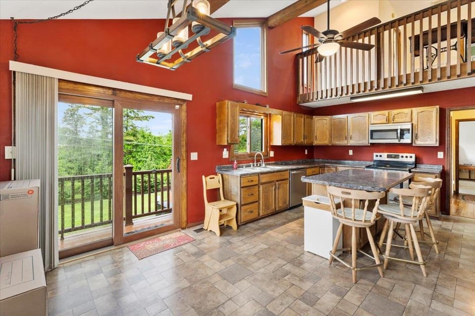285 Briarwood Drive SW, photo 11 of 40