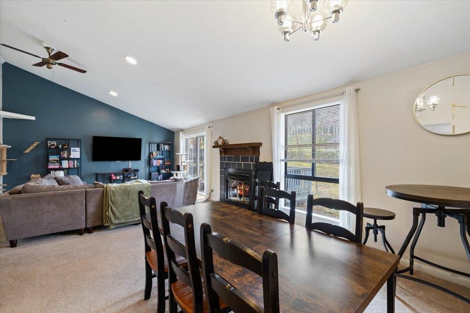 625 Curtis Drive, photo 10 of 32