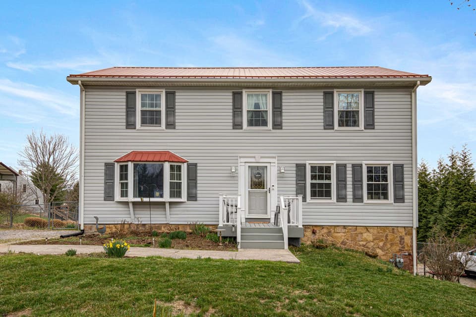 145 Windmill Ridge Road E, Christiansburg, VA