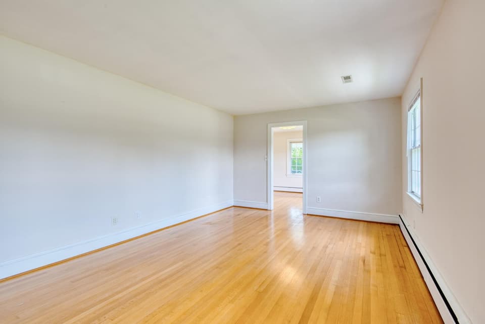 108 Roseland Drive, photo 12 of 40