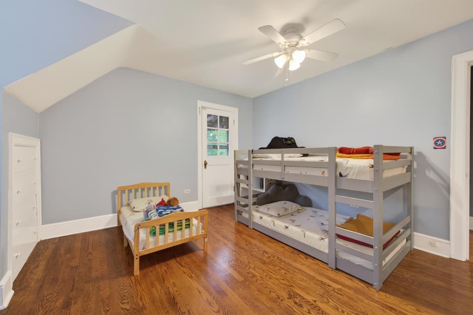 301 S Franklin Street, photo 20 of 35