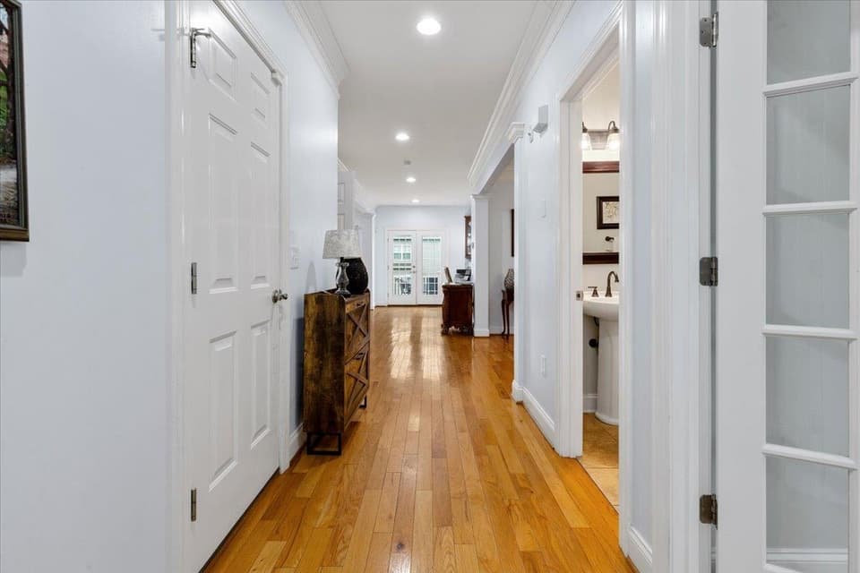 300 Roudabush Drive NW, photo 5 of 40
