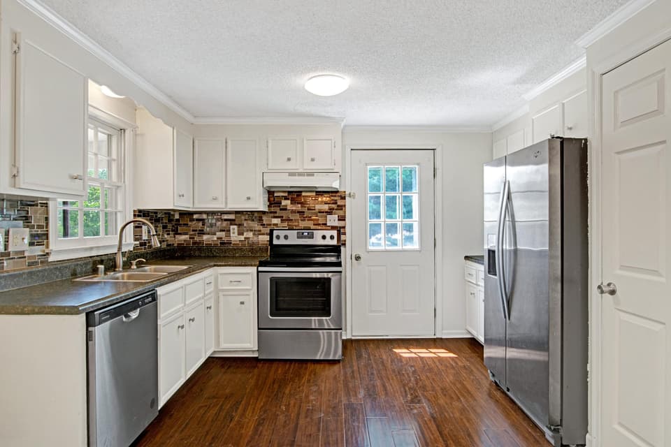 265 Clearview Drive, photo 13 of 40