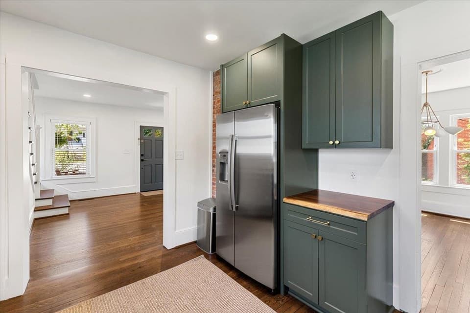 612 E Main Street, photo 15 of 40