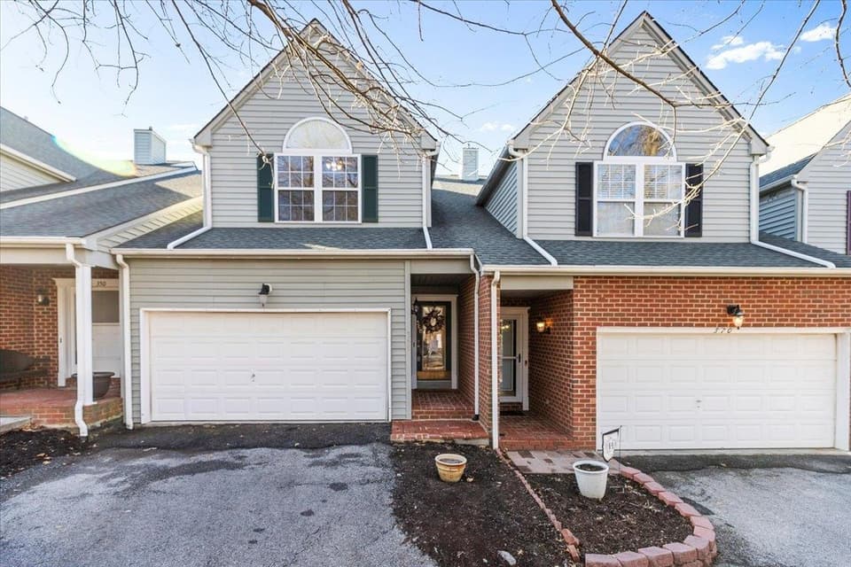 360 Gold Leaf Drive, photo 4 of 40