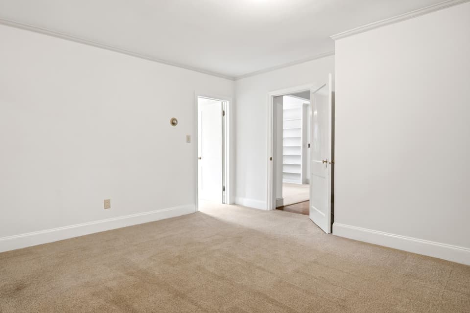 660 W Main Street, photo 36 of 40