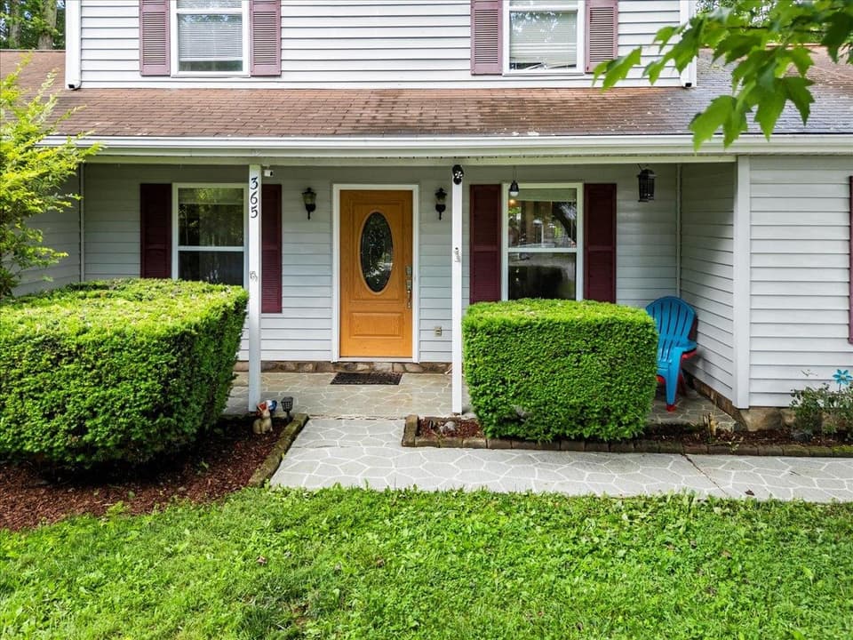 365 S Hill Drive, photo 4 of 40