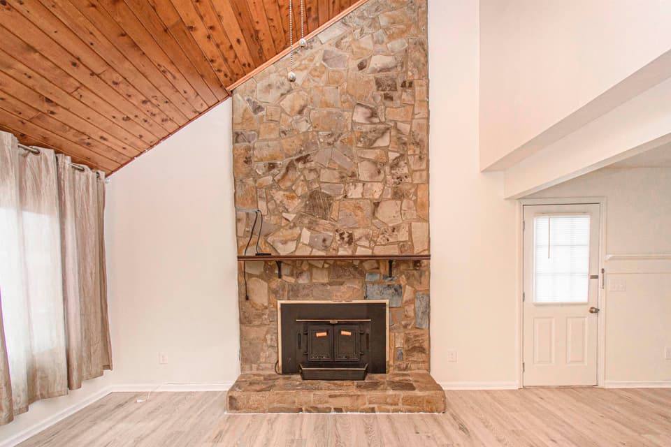 1265 Flint Drive, photo 6 of 35