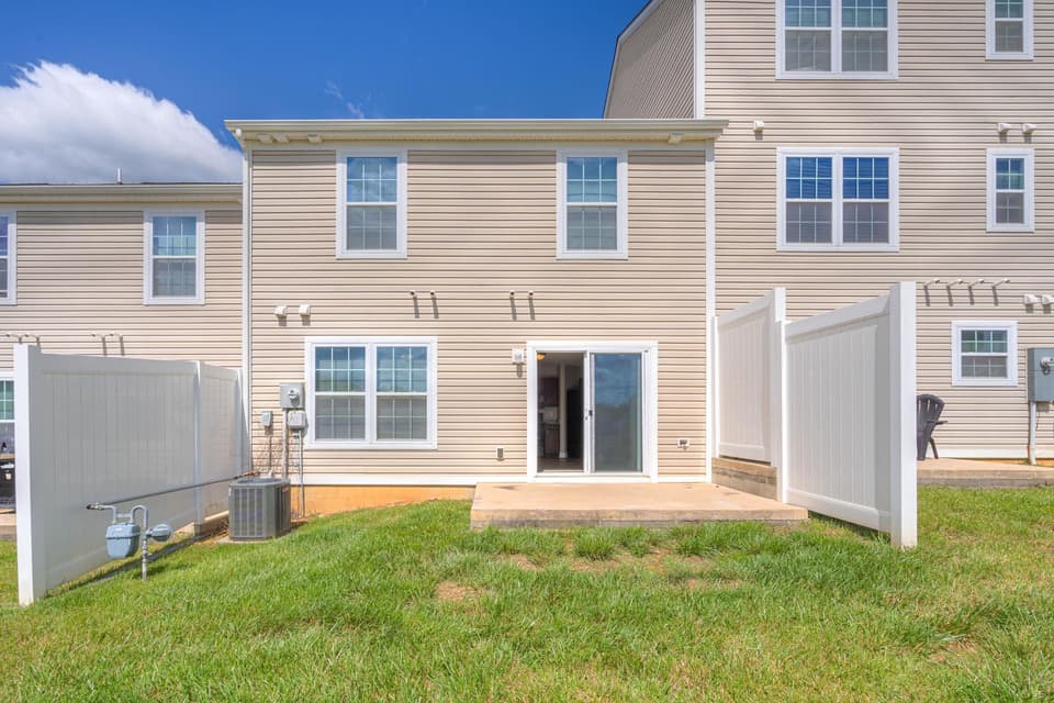 525 Twisted Oak Drive NW, photo 9 of 26