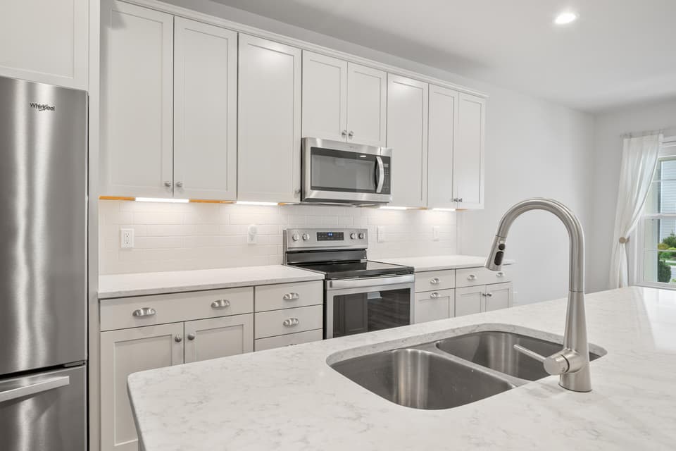 275 Hamilton Avenue NW, photo 9 of 40