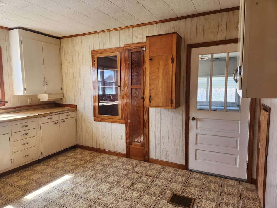 365 Clearview Drive, photo 26 of 40