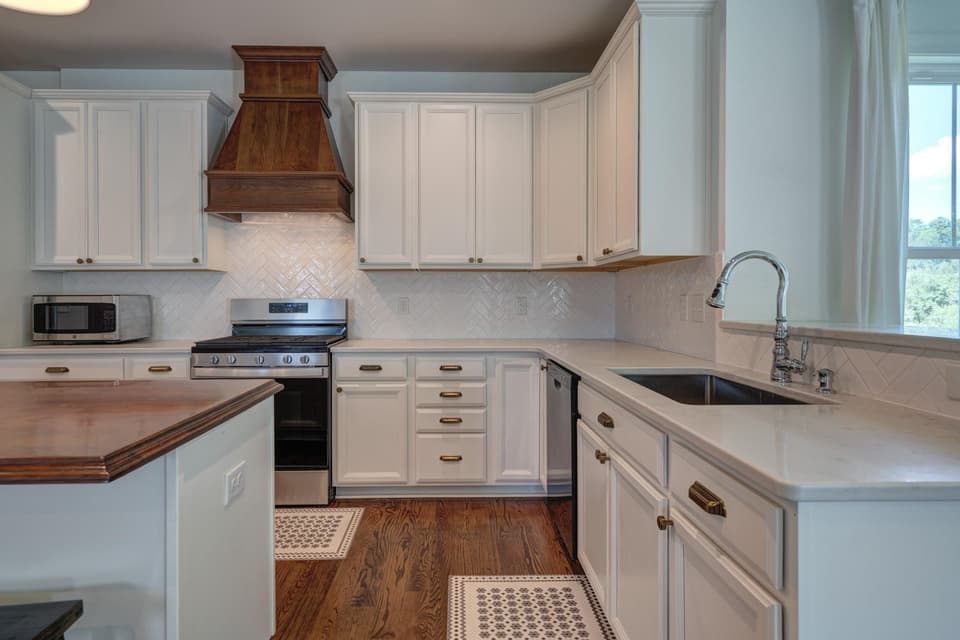 850 Jefferson Circle, photo 32 of 40