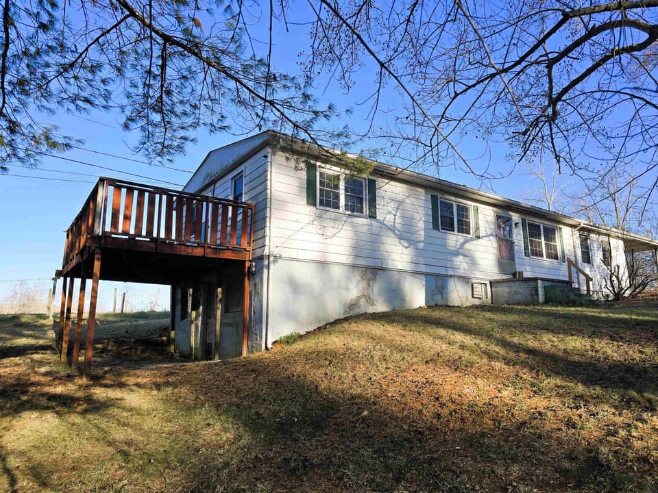 208 Easy Street, photo 4 of 39