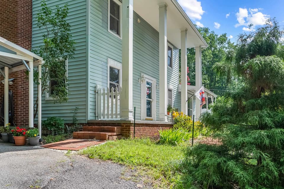 1160 Sherwood Drive, photo 6 of 40