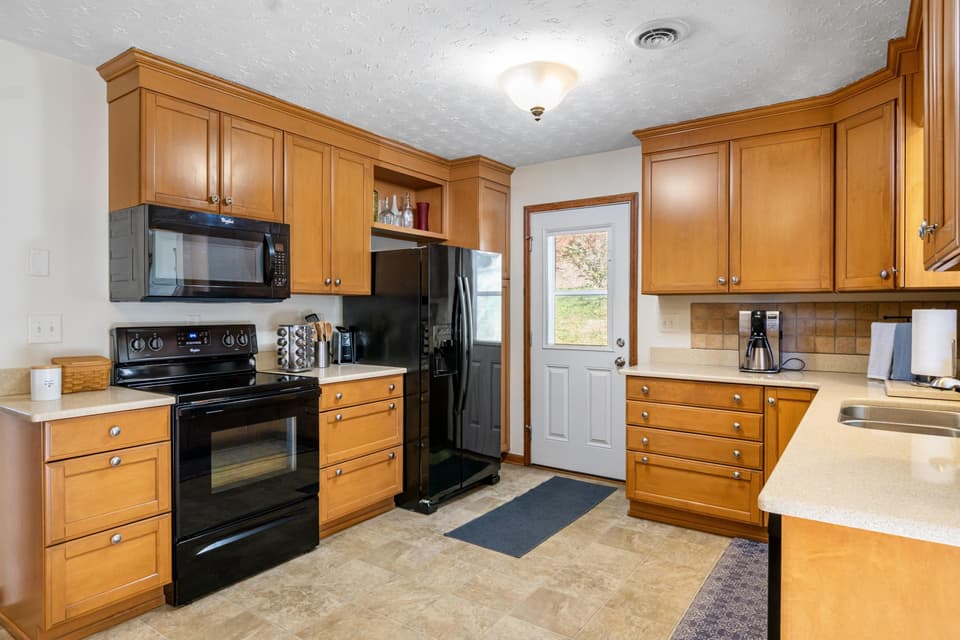 505 Willow Drive, photo 13 of 40