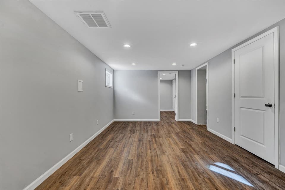 4090 Roanoke St, photo 23 of 36
