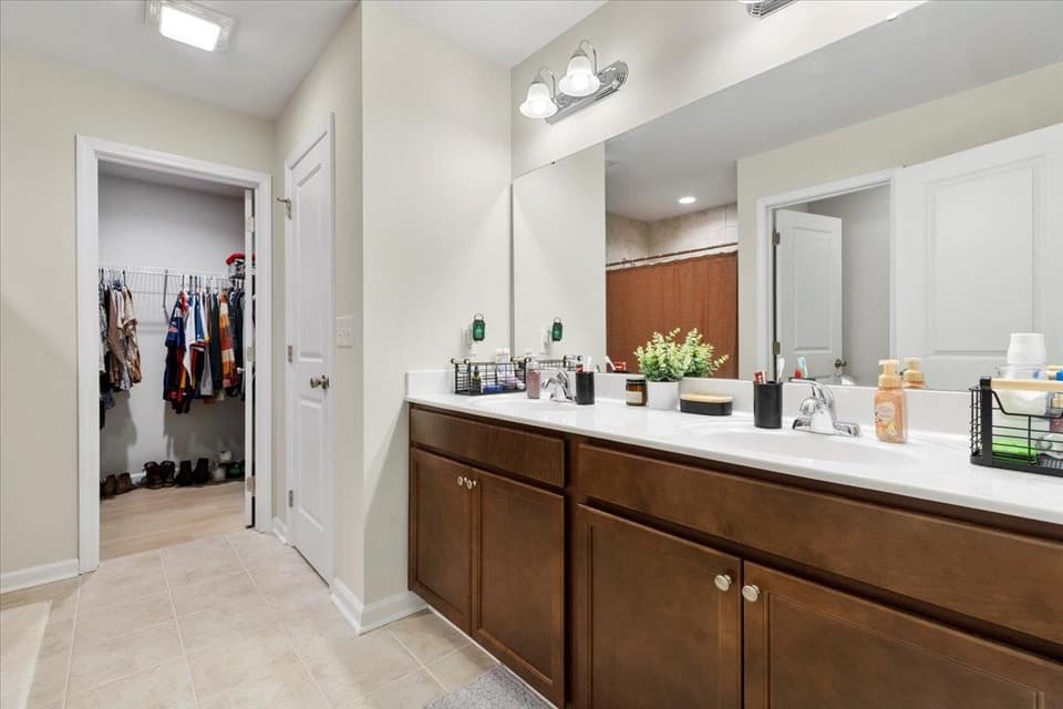 990 Holland Loop NW, photo 27 of 40