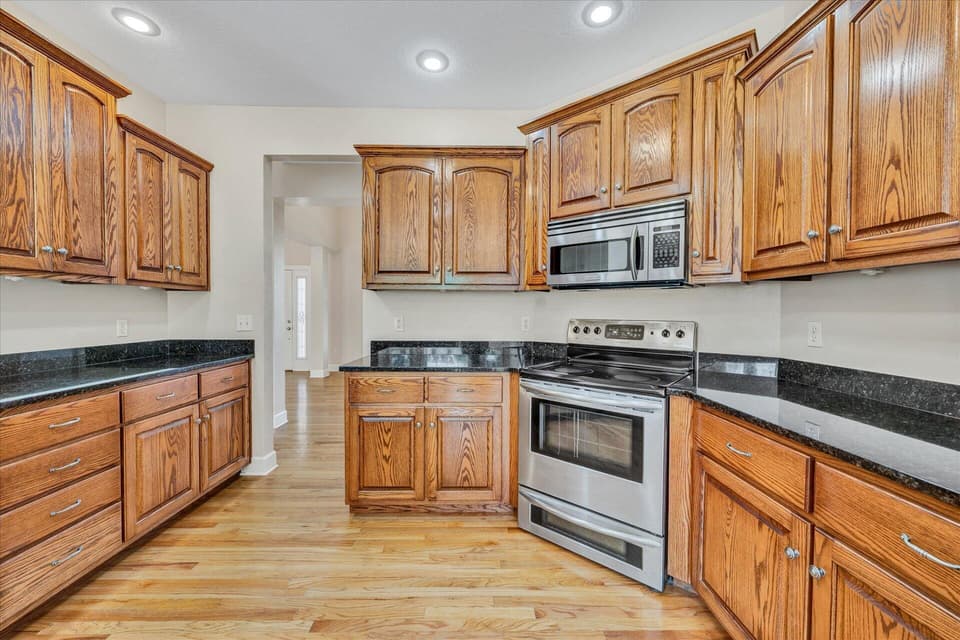 2075 Lake Vista Dr, photo 22 of 38