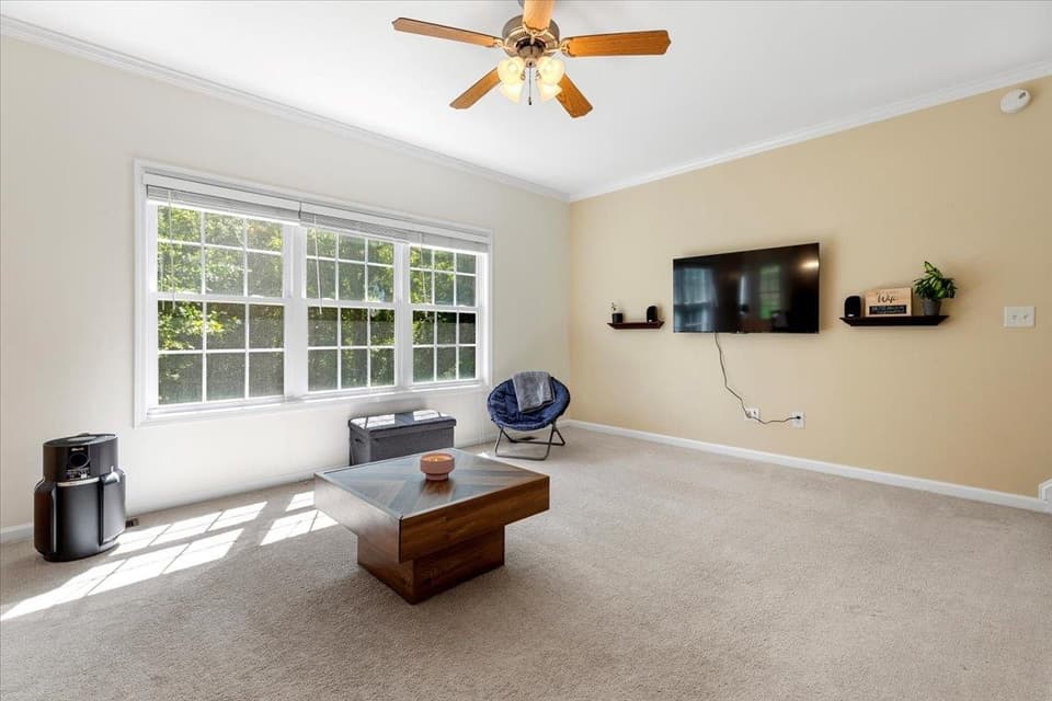 921 Crosscreek Drive, photo 18 of 40