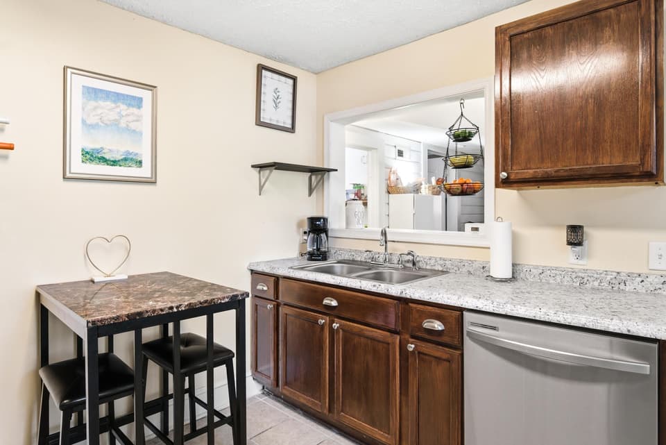220 Mitchell Street, photo 10 of 30