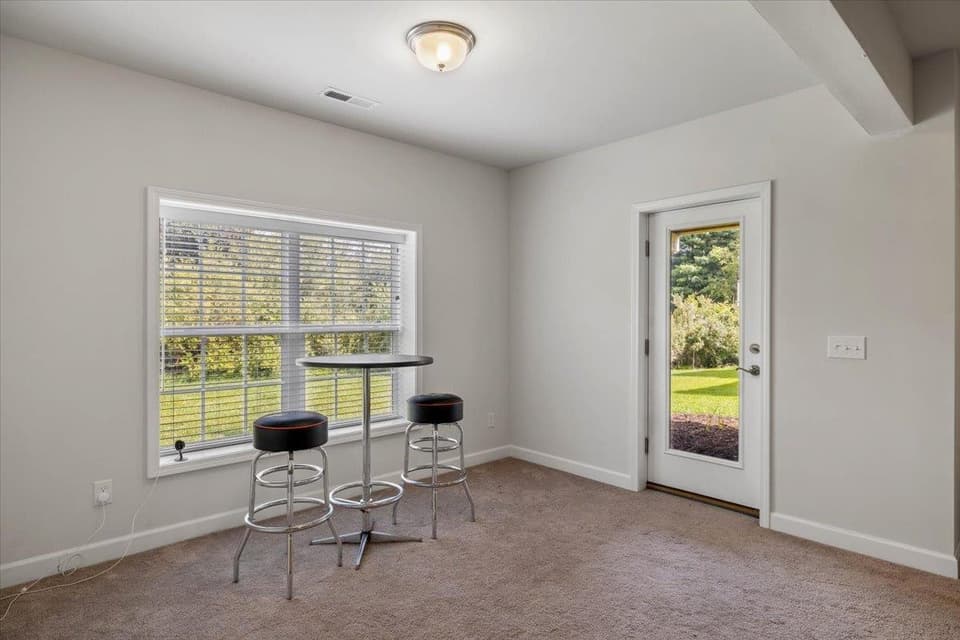 870 Jefferson Circle, photo 27 of 40