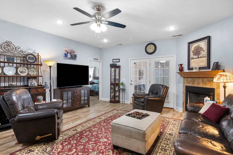 300 Vinnie Avenue, photo 14 of 34