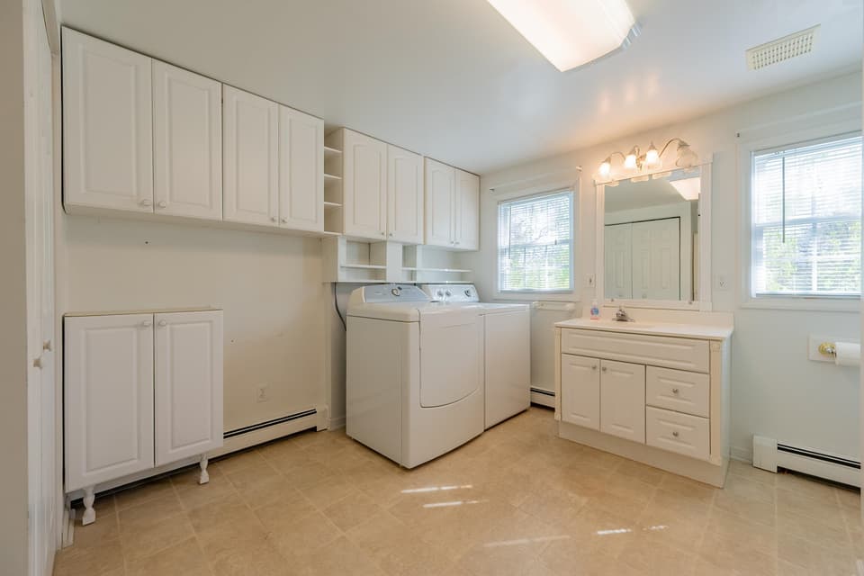 108 Miller Street SE, photo 25 of 40