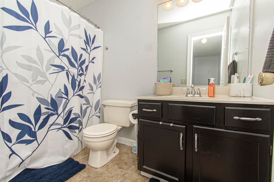 595 Tarrytown Road, photo 30 of 33