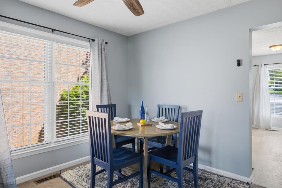 1662 York Drive, photo 12 of 40