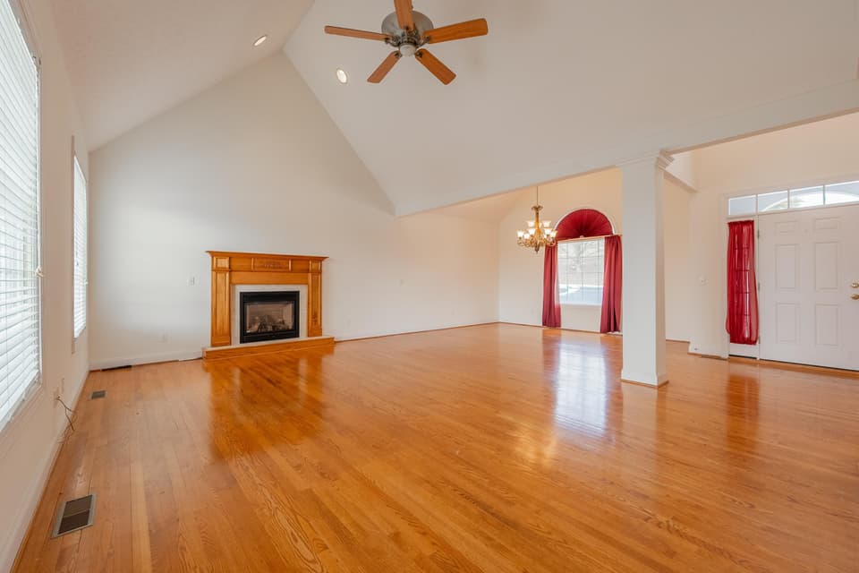 1125 Falcon Run, photo 19 of 40