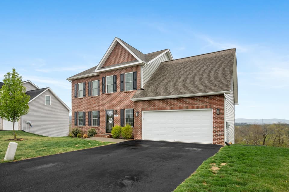 1680 Diana Drive, photo 2 of 40