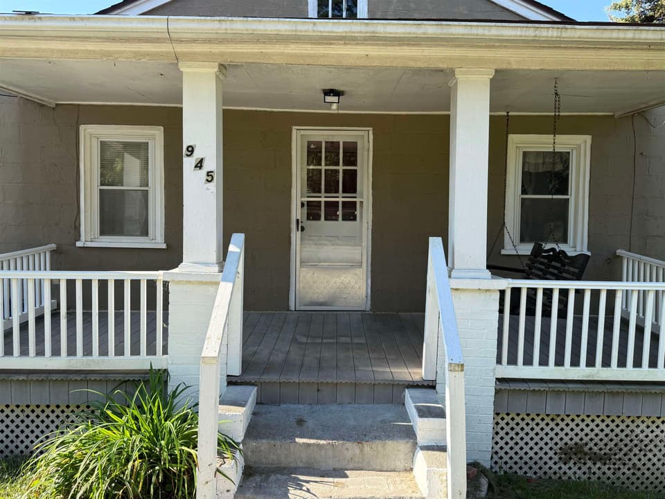 945 Montgomery Street, photo 4 of 31