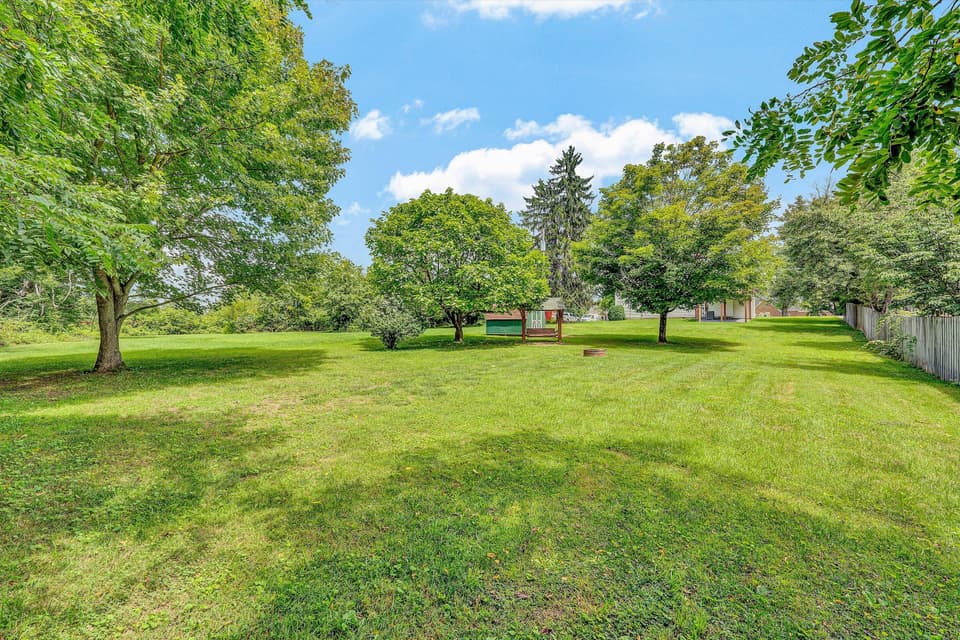 215 S Hill Dr, photo 36 of 37